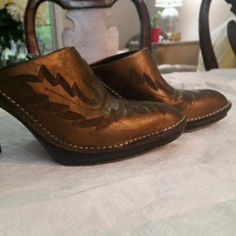 Donald Pliner Bronze Leather Mules made in Italy